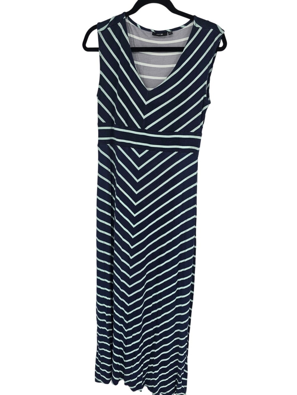 Apt 9 Womens Sz M Maxi length Sleeveless Dress Blue Chevron Striped